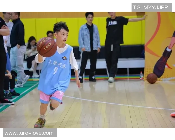 杭州篮球队选拔赛点评:团队配合与个人表现的完美结合分析 杭州篮球队选拔赛点评:团队配合与个人表现的完美结合分析