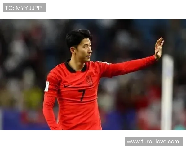 足球明星孙兴慜化身多重角色展现不一样的足球魅力与个人风采 足球明星孙兴慜化身多重角色展现不一样的足球魅力与个人风采