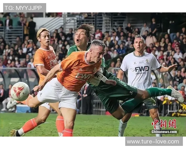 足球明星照片环绕的魅力瞬间展现与球场激情交织的视觉盛宴 足球明星照片环绕的魅力瞬间展现与球场激情交织的视觉盛宴