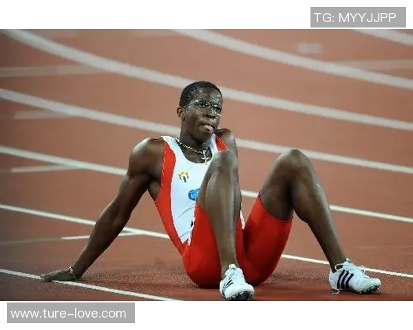 足球明星罗伯斯的职业生涯成就与个人风采全解析 足球明星罗伯斯的职业生涯成就与个人风采全解析