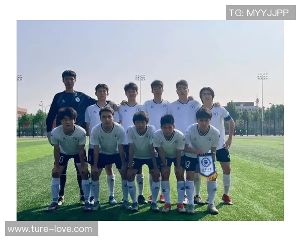 足球明星身着球服展现风采与魅力的精彩瞬间回顾 足球明星身着球服展现风采与魅力的精彩瞬间回顾